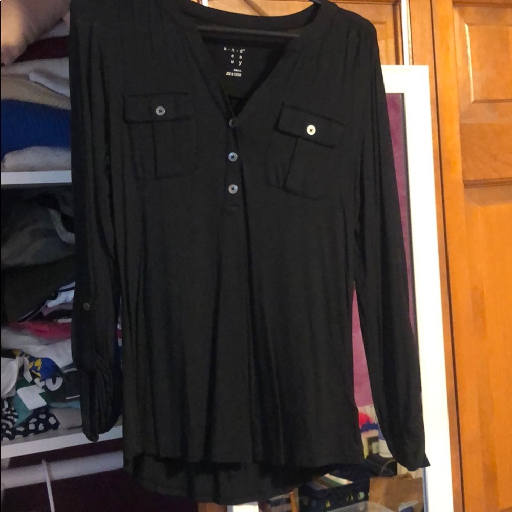 Black 3-quarter length top